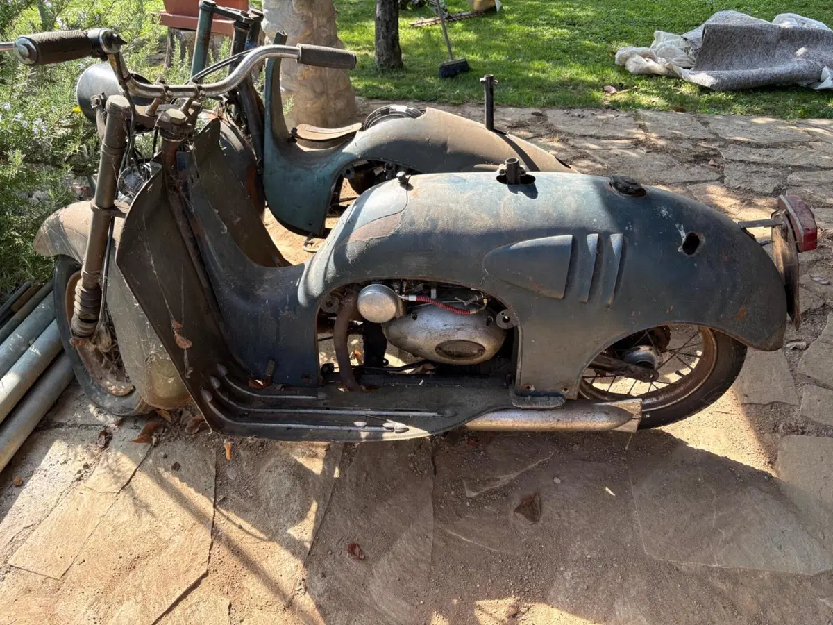 Isomoto ISO 125 Isoscooter anni '50 (5)