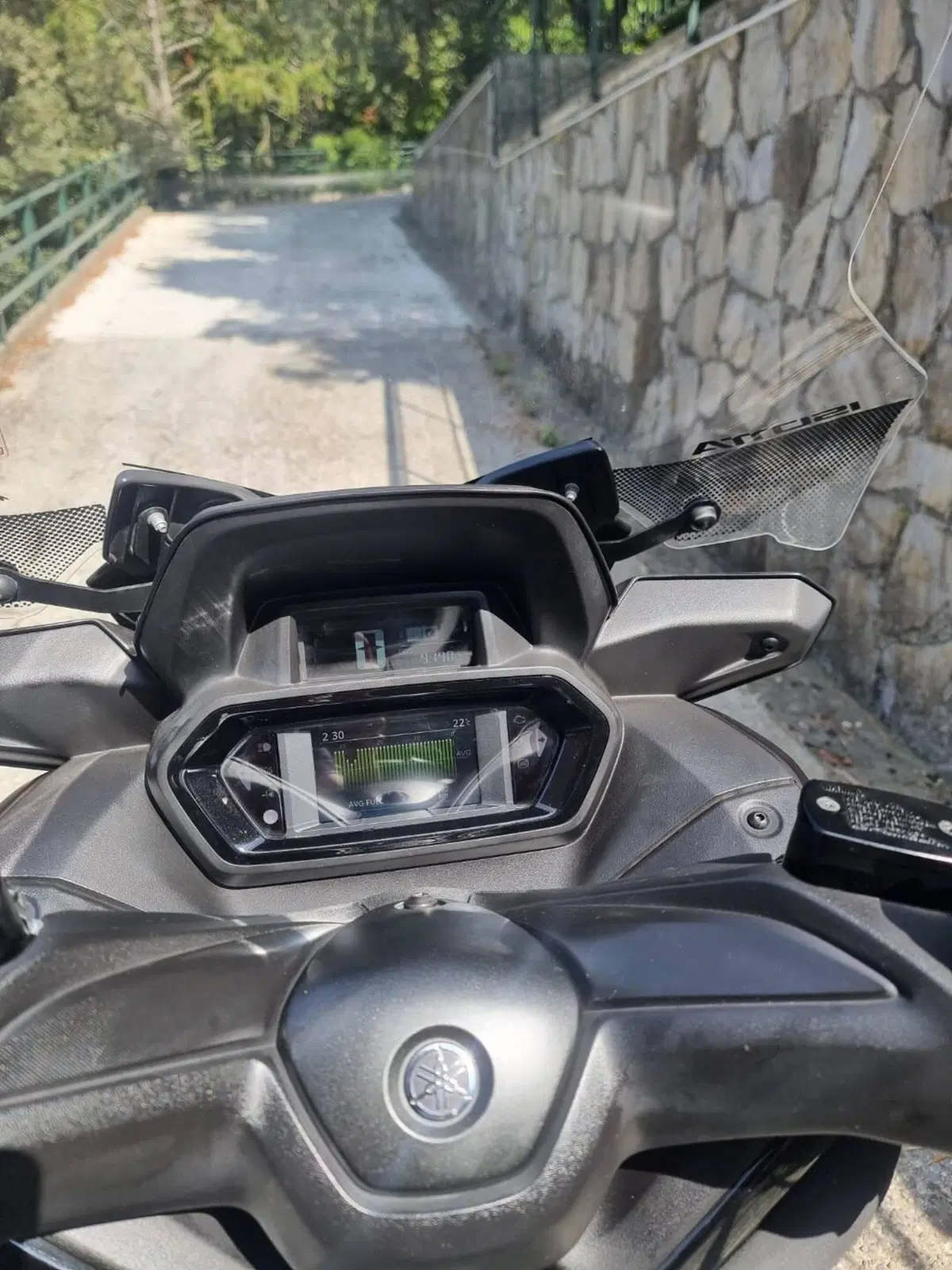 Yamaha X-Max 300 Tech Max (2021 - 24) (2)