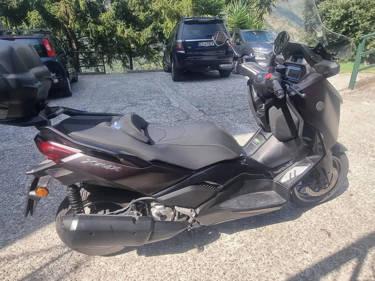 Yamaha X-Max 300 Tech Max (2021 - 24) (4)