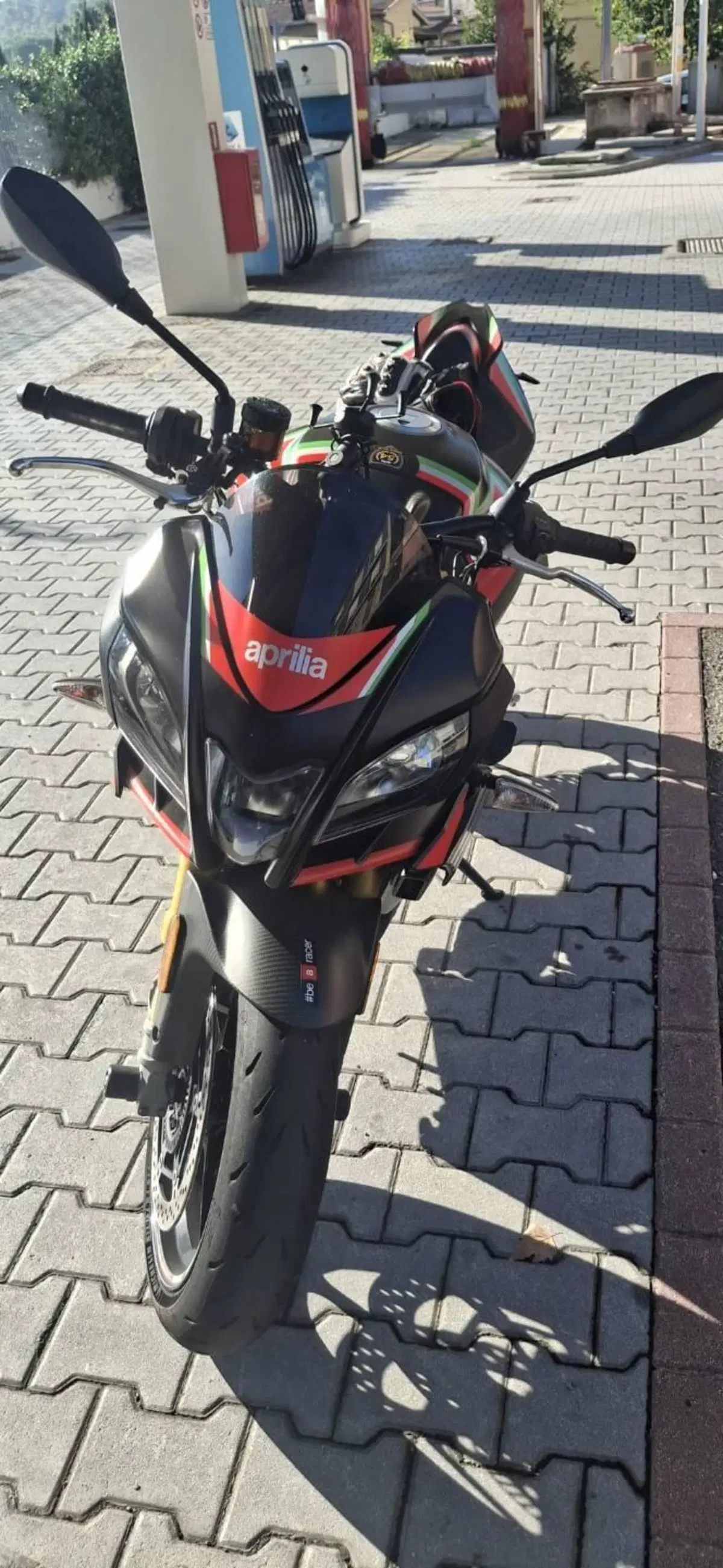 Aprilia Tuono V4 Factory (2019 - 20) (4)