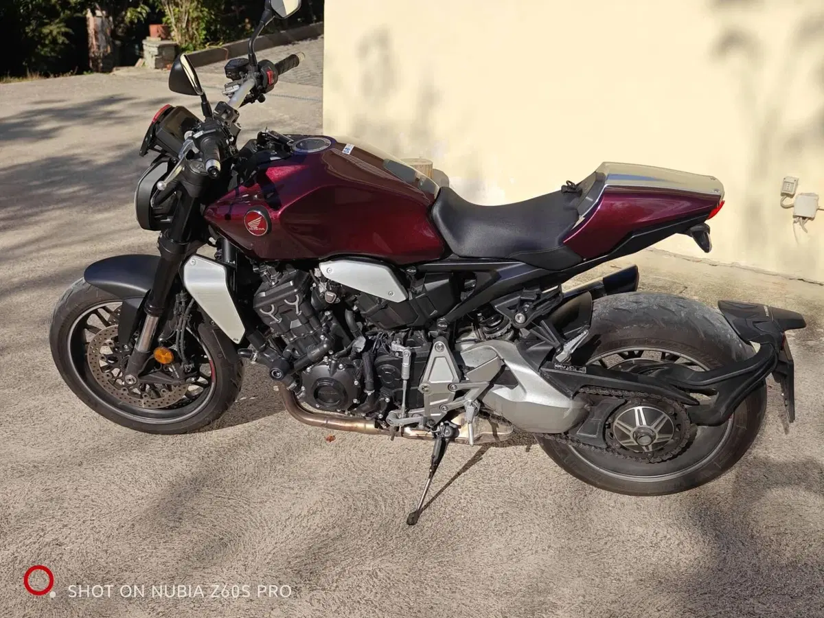 Honda CB 1000 R (2021 - 25) (2)