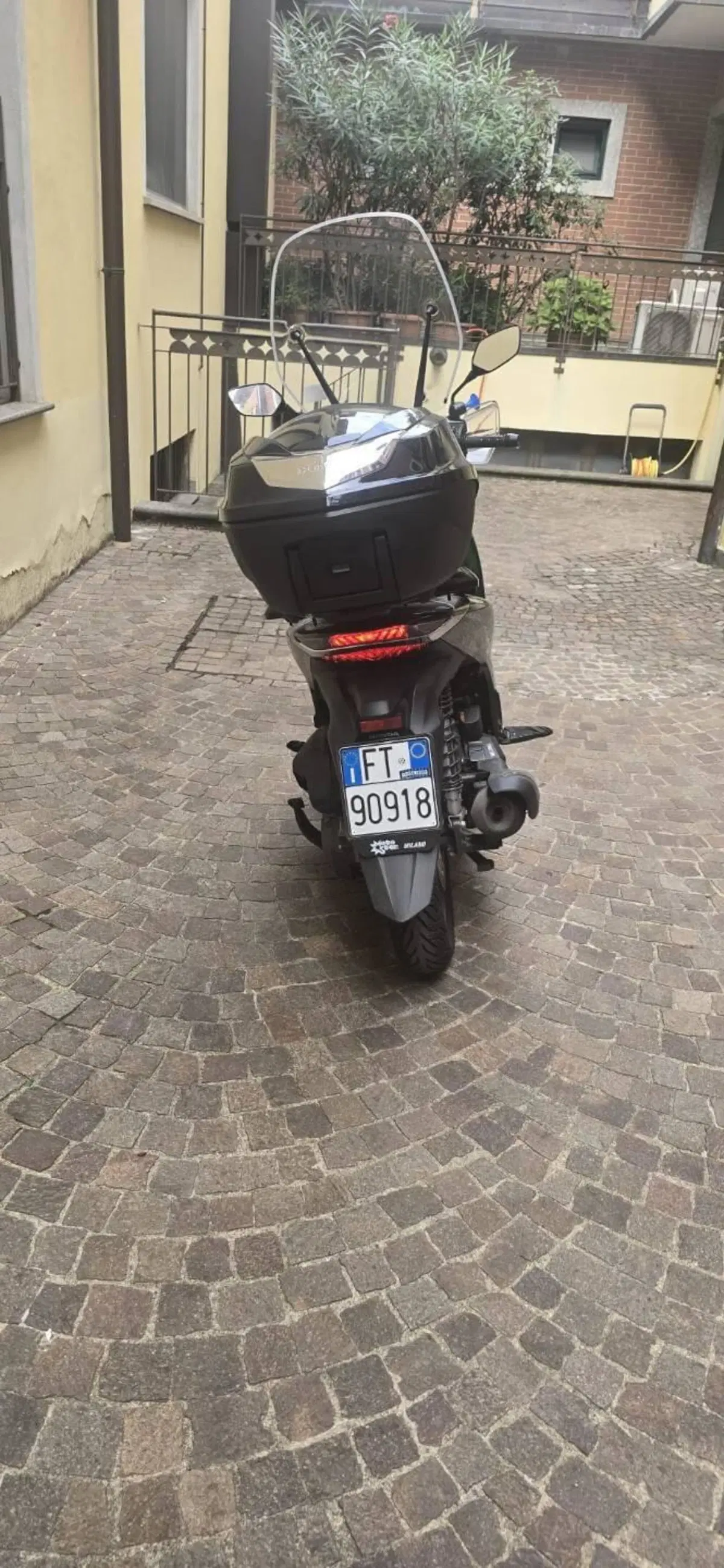 Honda SH 150i Sport (2024 - 25) (3)
