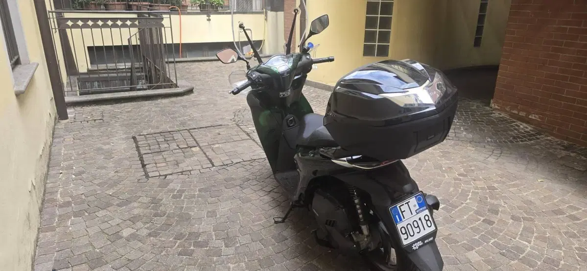 Honda SH 150i Sport (2024 - 25) (5)