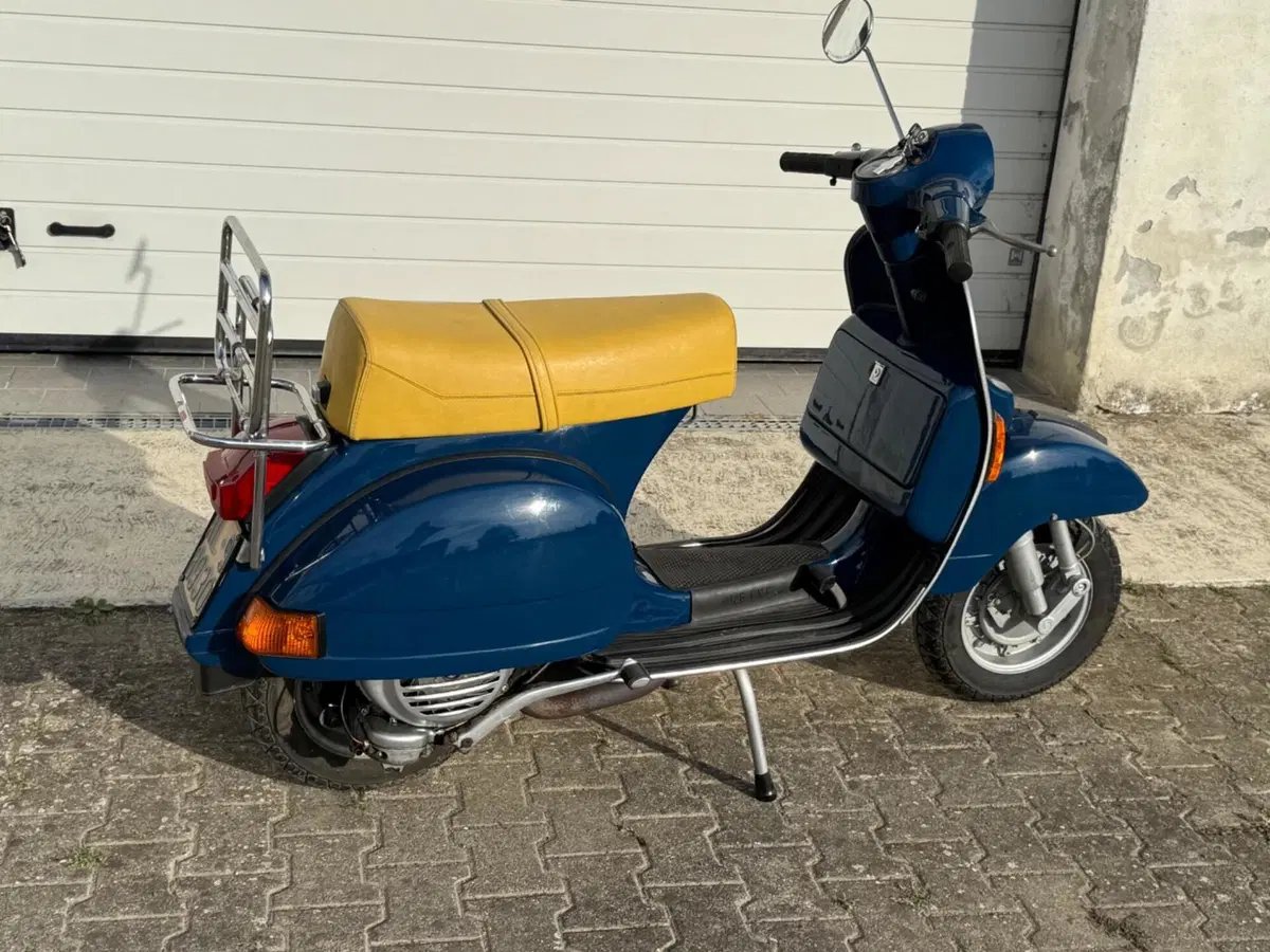 Piaggio Vespa px 125 E (2)