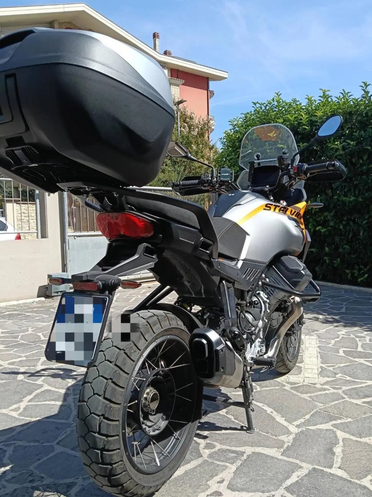 Moto Guzzi Stelvio (2024 - 26) (5)