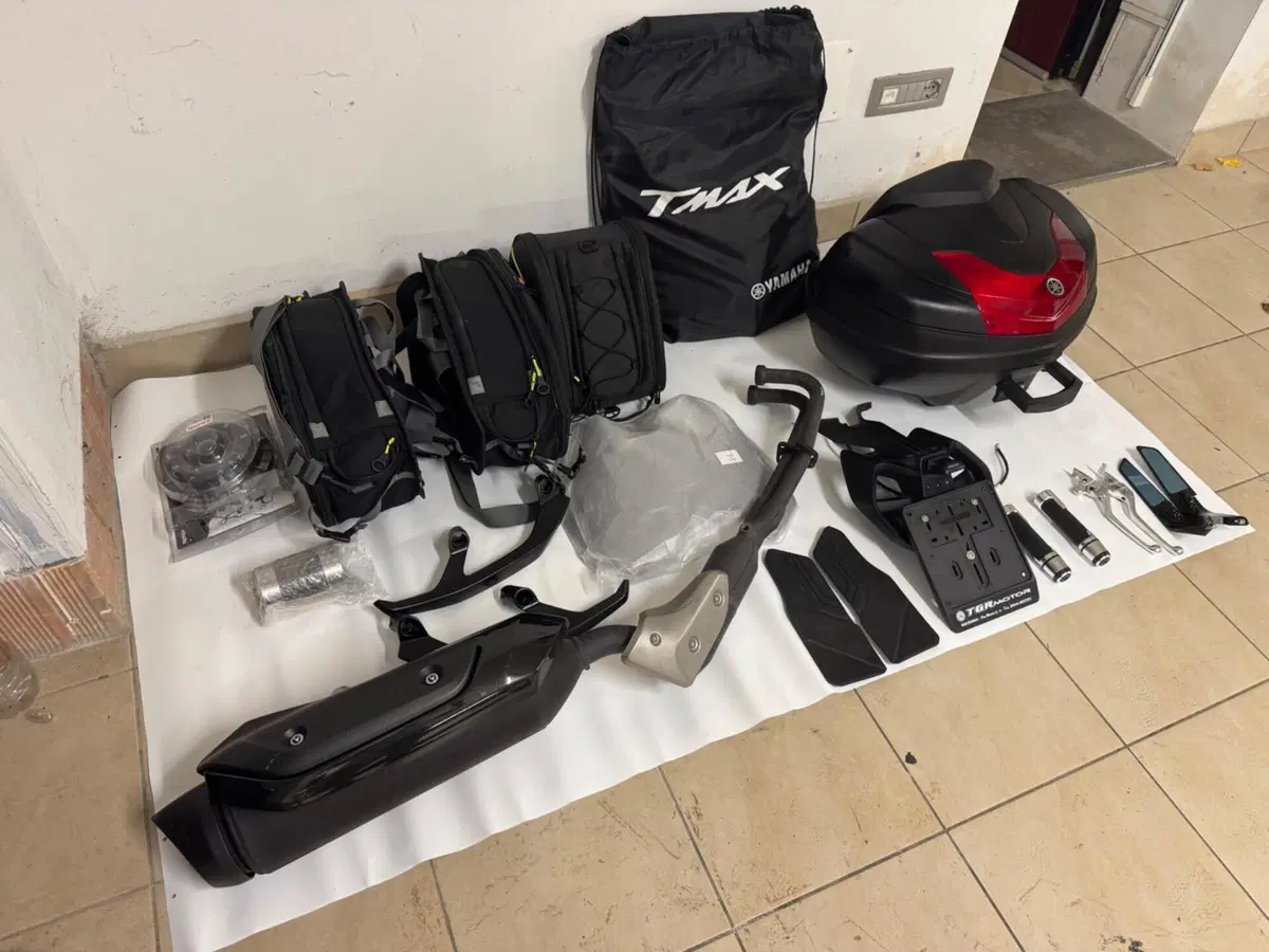 Yamaha T-Max 560 Tech Max (2022 - 24) (11)