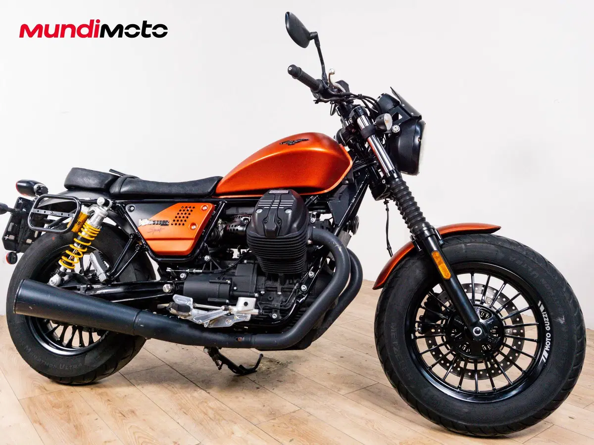 Moto Guzzi V9 Bobber Sport (2019 - 20) (2)