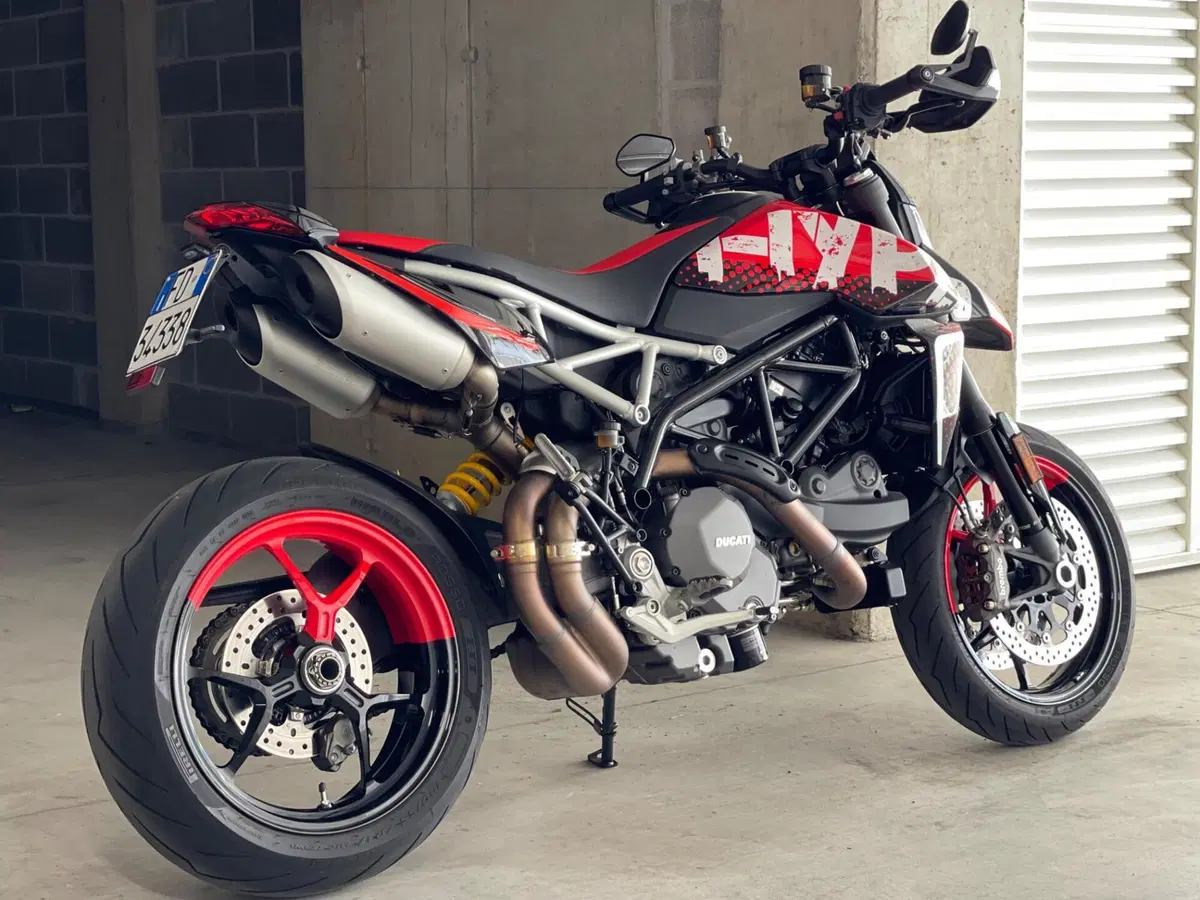 Ducati Hypermotard 950 RVE (2022 - 25) (2)