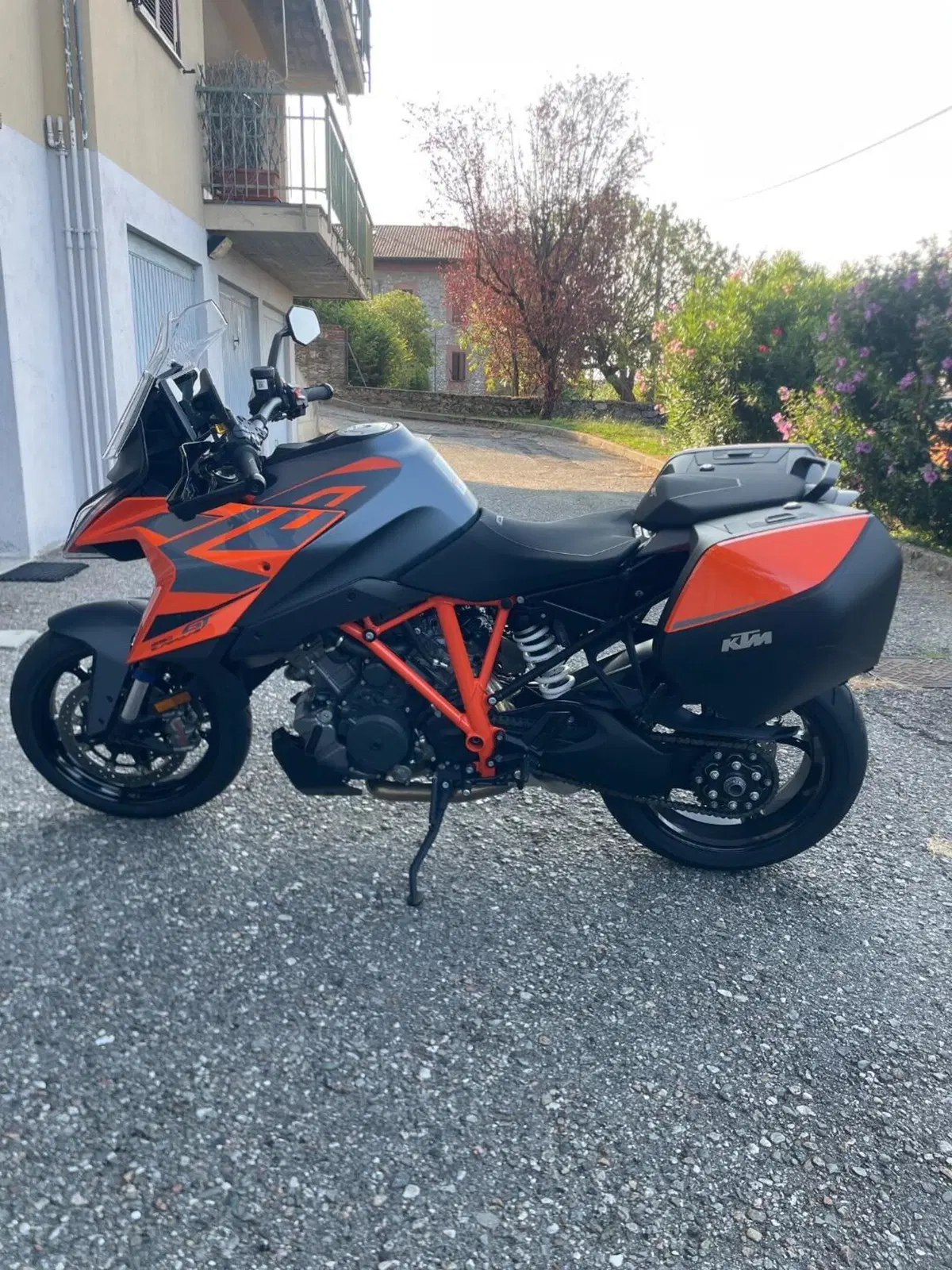 KTM 1290 Super Duke GT (2021 - 25) (2)