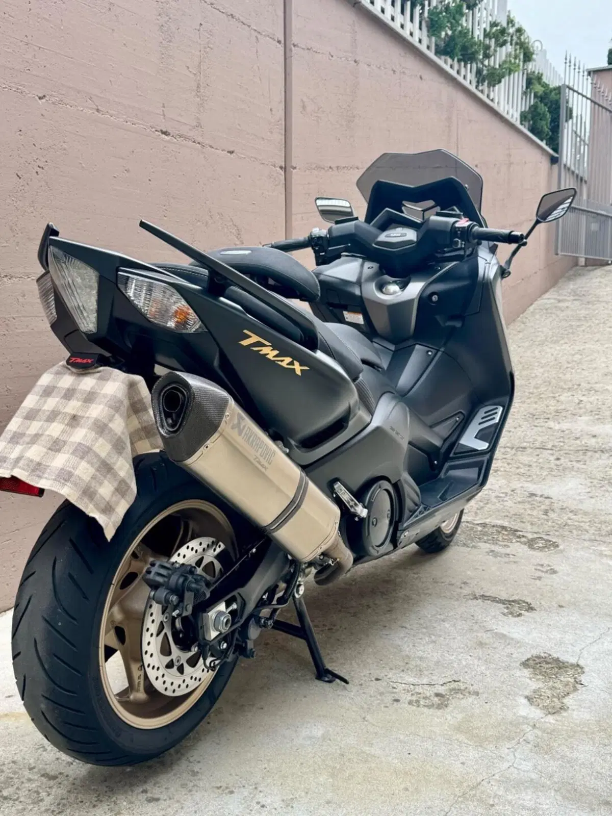 Yamaha T-Max 530 Iron Max ABS (2014 - 17) (4)