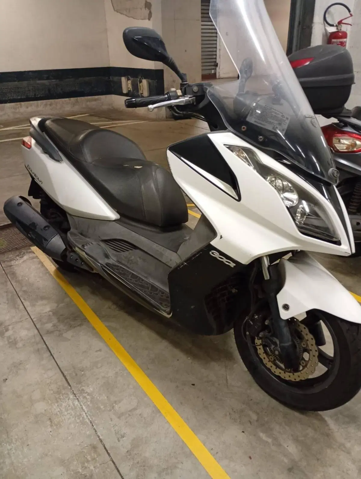 Kymco Downtown 300i (2009 - 17) (3)