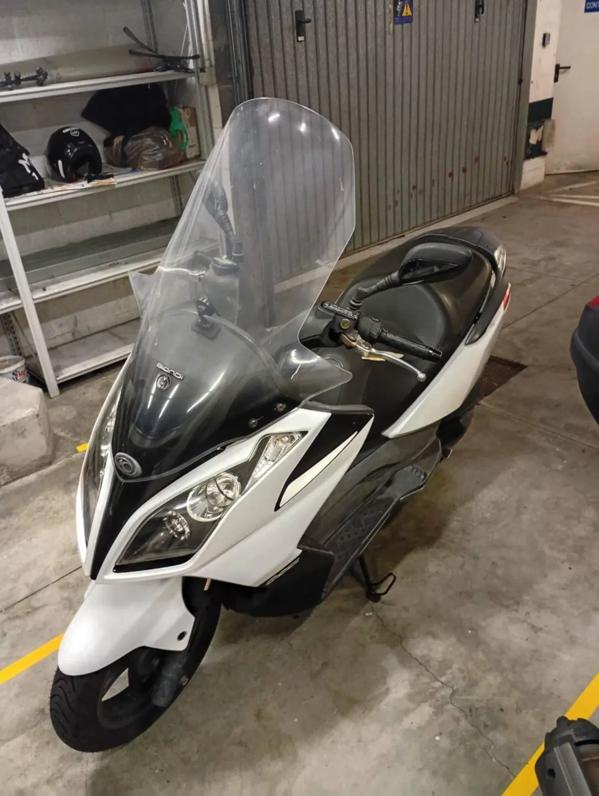 Kymco Downtown 300i (2009 - 17) (4)
