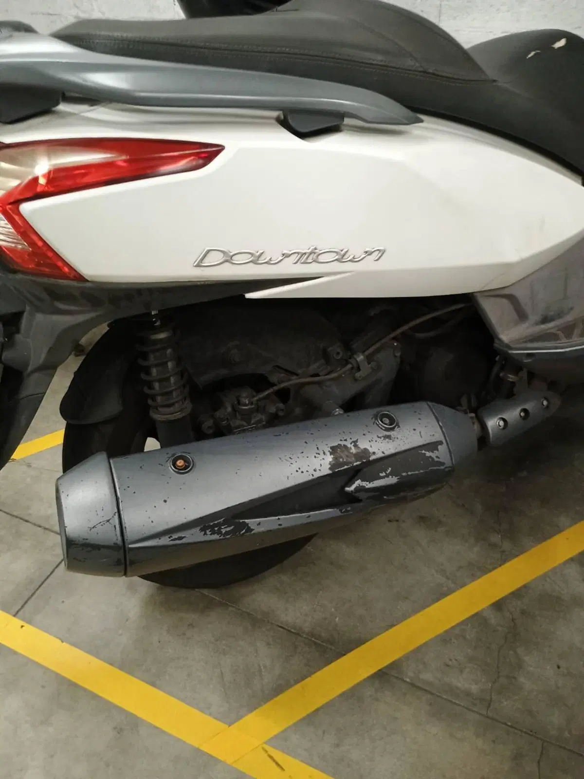 Kymco Downtown 300i (2009 - 17) (12)