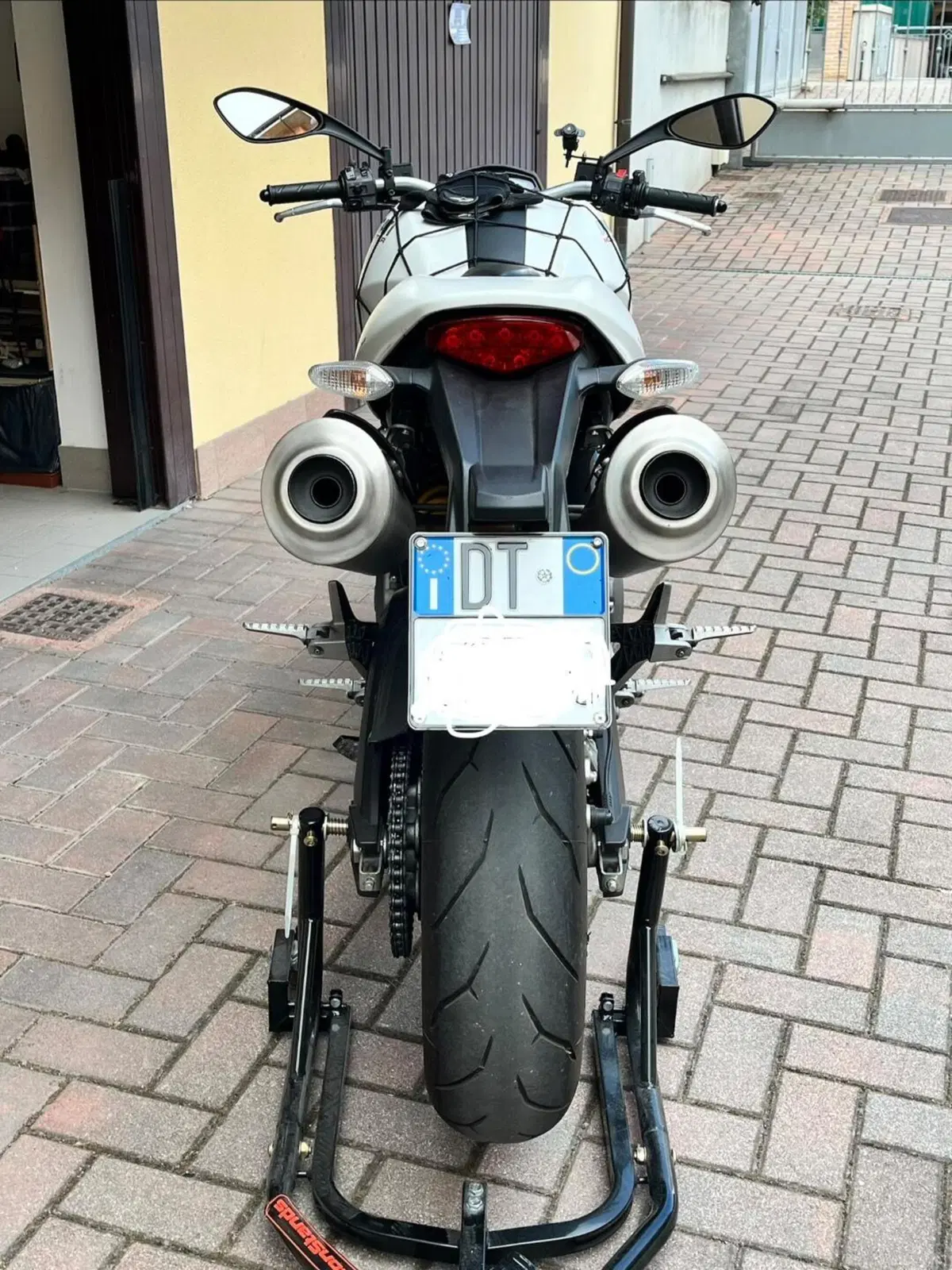 Ducati Monster 696 (2008 - 13) (7)