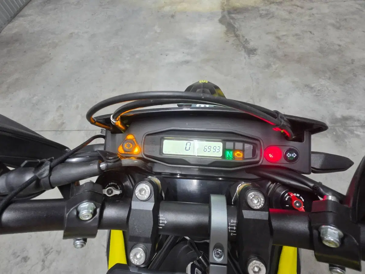 Husqvarna 701 Supermoto (2023 - 25) (12)