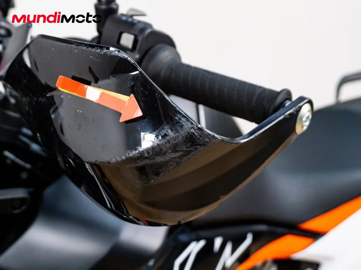KTM 890 SMT (2026) (9)
