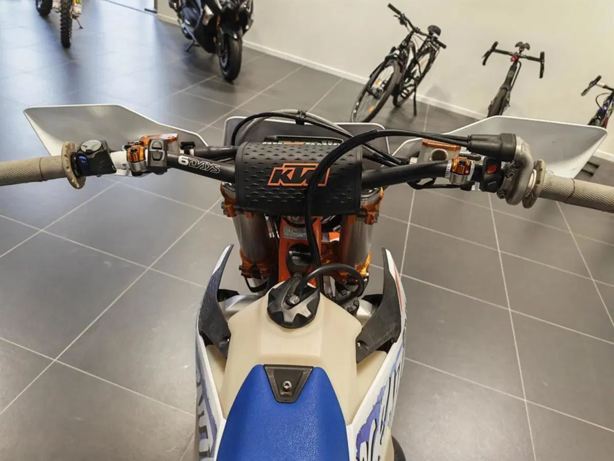 KTM 300 EXC TPI Six Days (2023) (2)