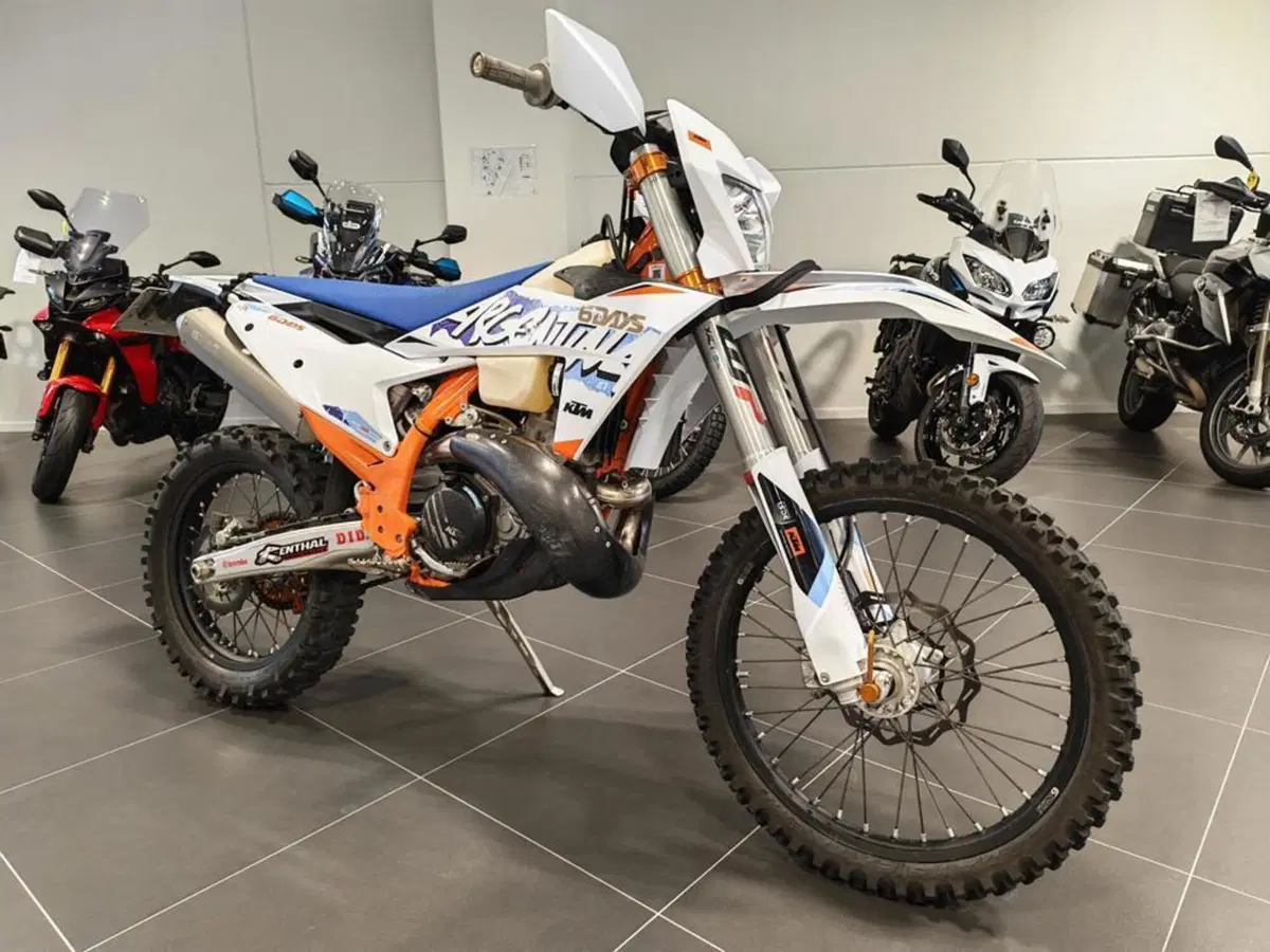 KTM 300 EXC TPI Six Days (2023) (3)