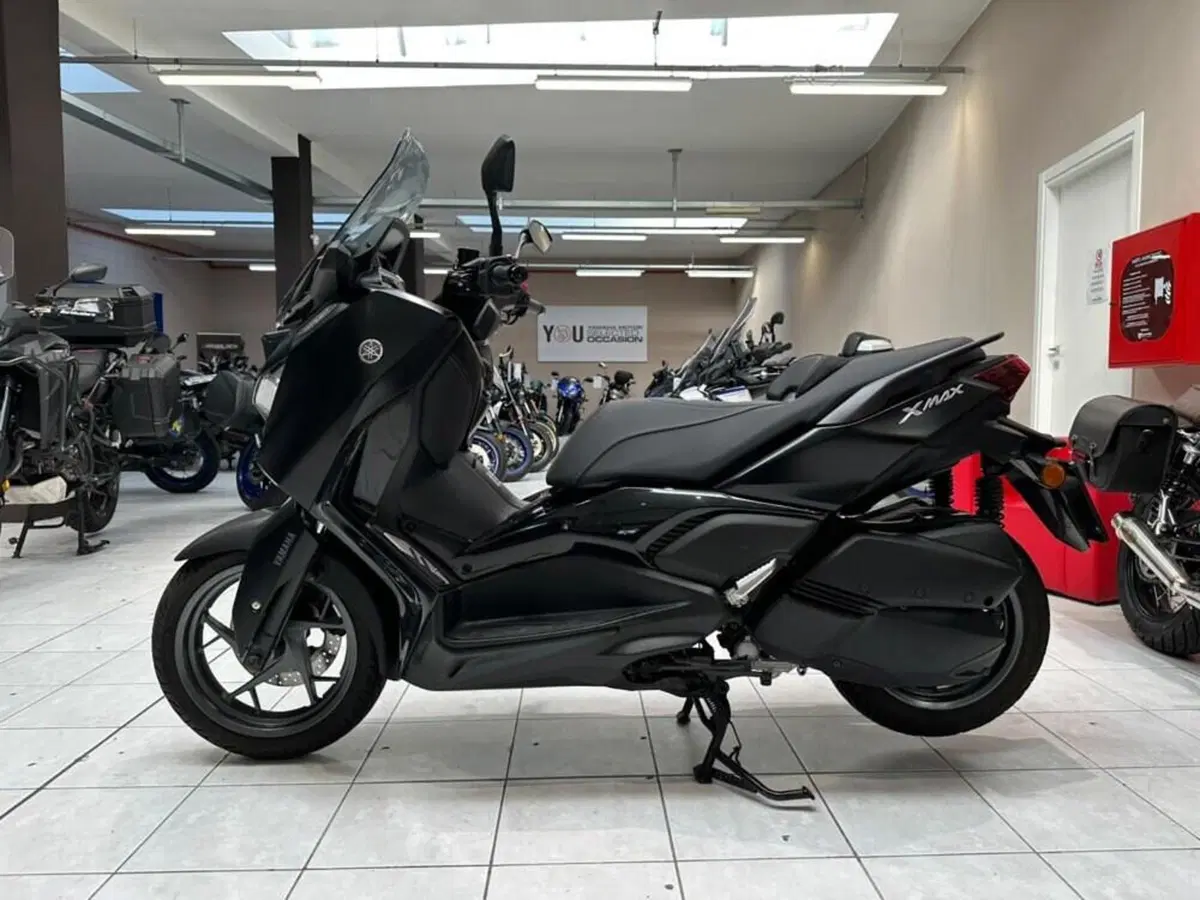 Yamaha X-Max 300 Tech Max (2021 - 24) (3)
