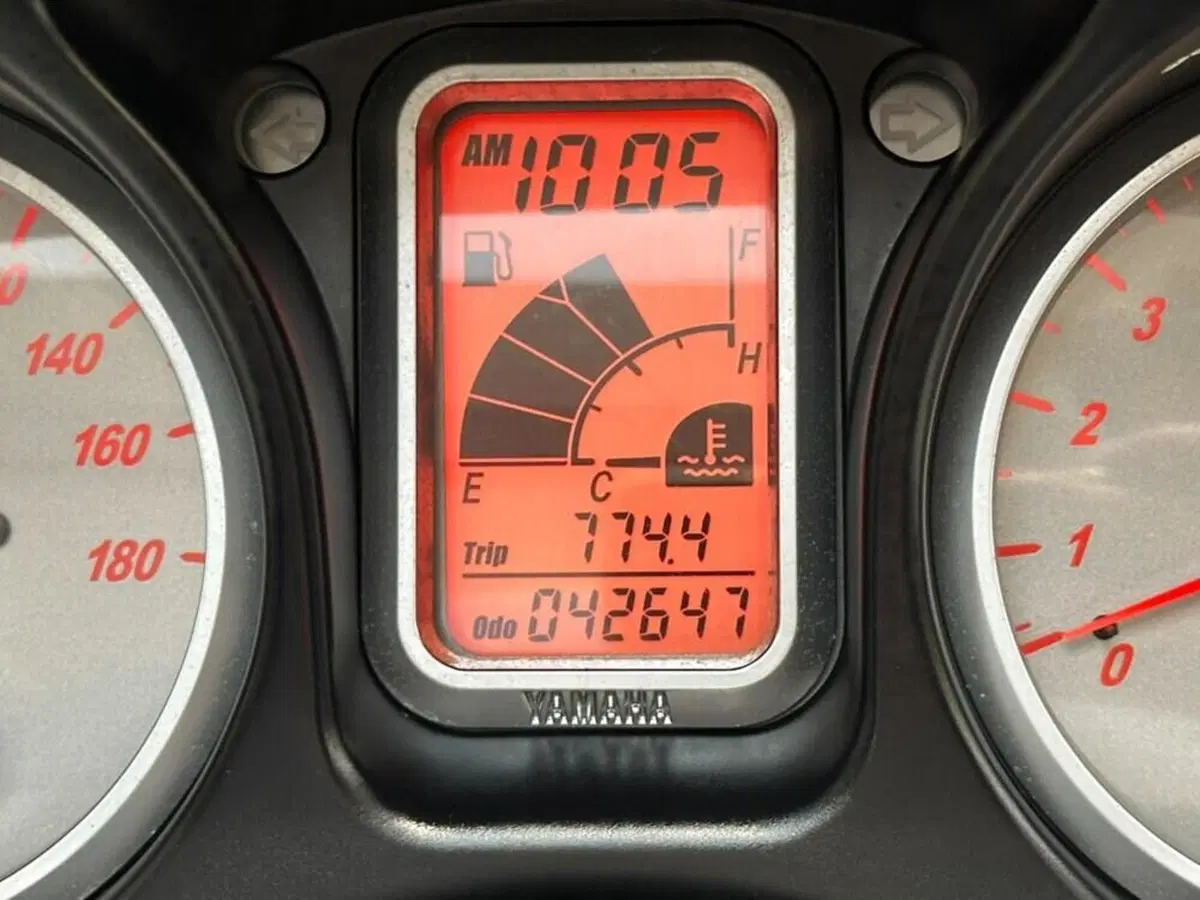 Yamaha T-Max 500 (2004 - 07) (4)