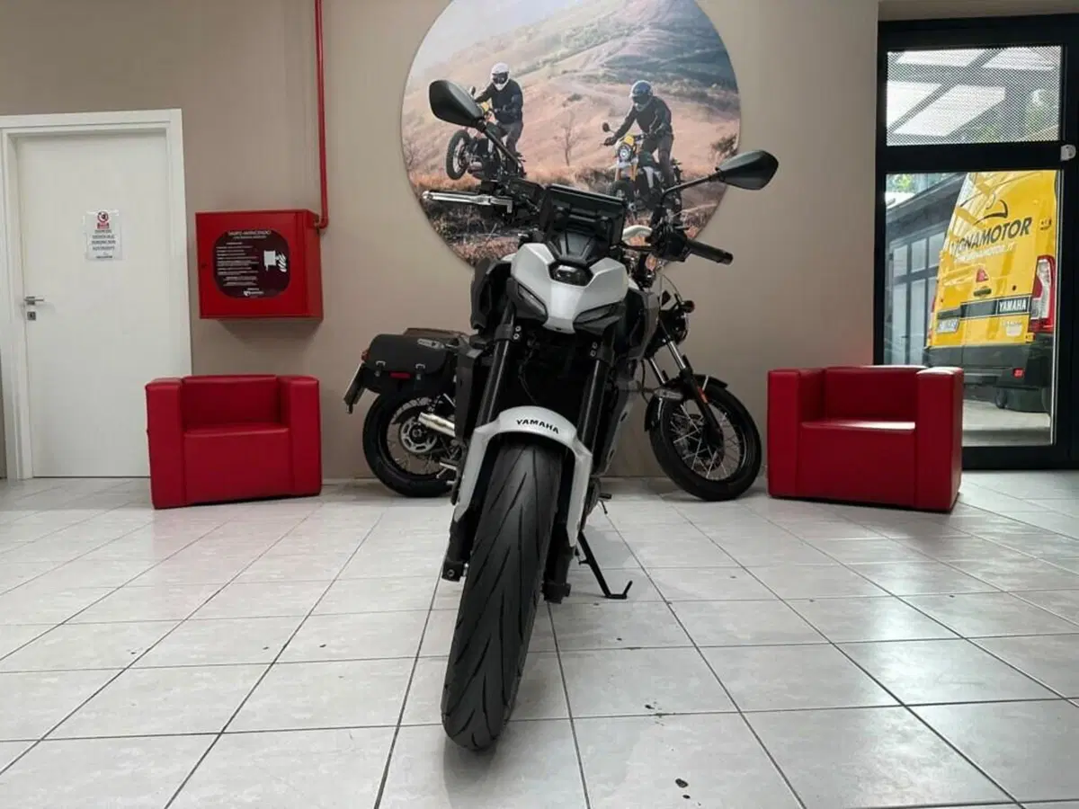 Yamaha MT-07 Y-AMT (2025 - 26) (2)