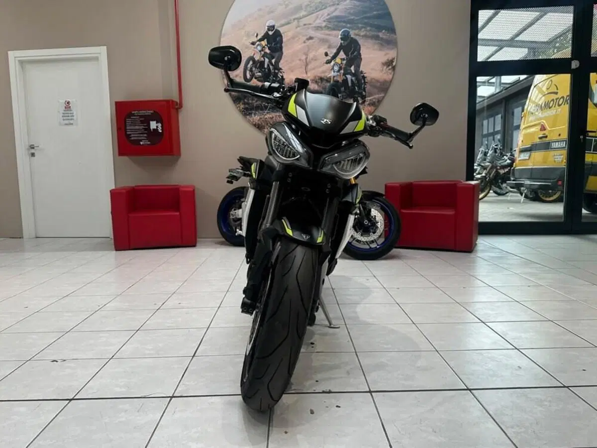 Triumph Street Triple RS (2020 - 22) (2)