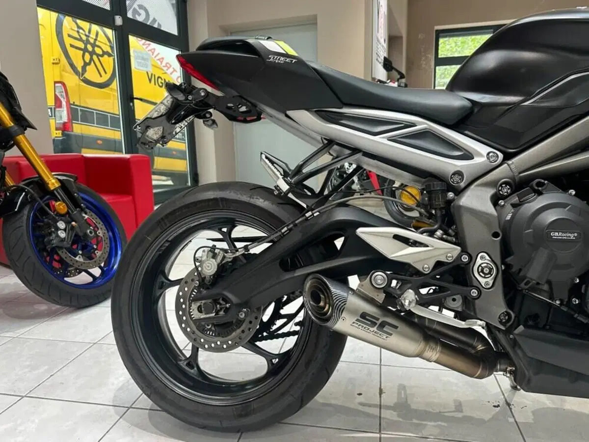 Triumph Street Triple RS (2020 - 22) (4)