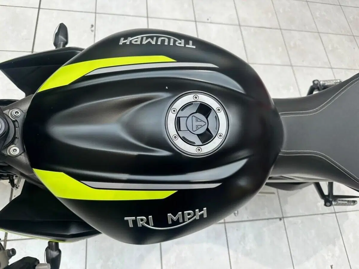 Triumph Street Triple RS (2020 - 22) (6)
