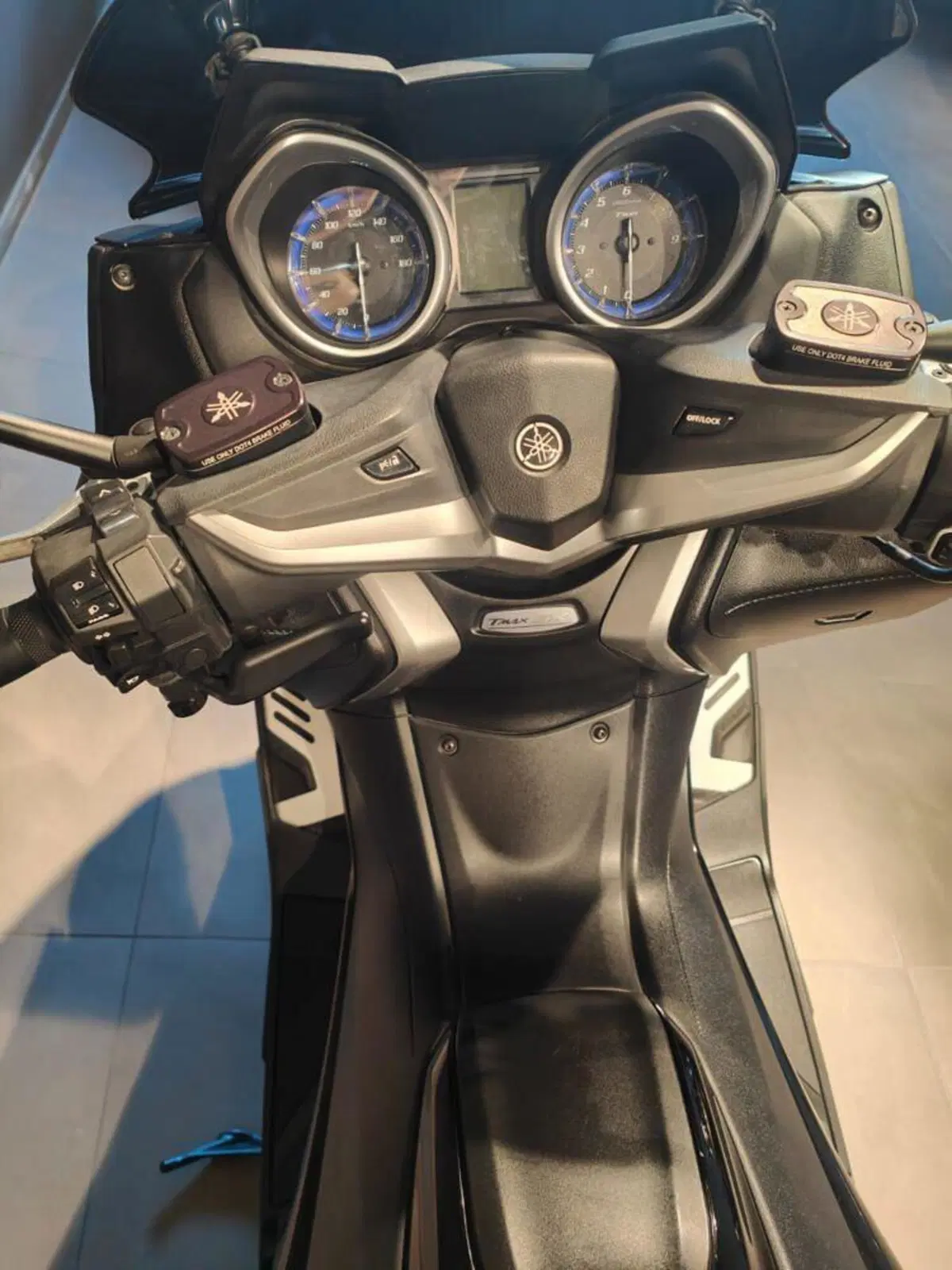 Yamaha T-Max 530 SX (2017 - 19) (5)
