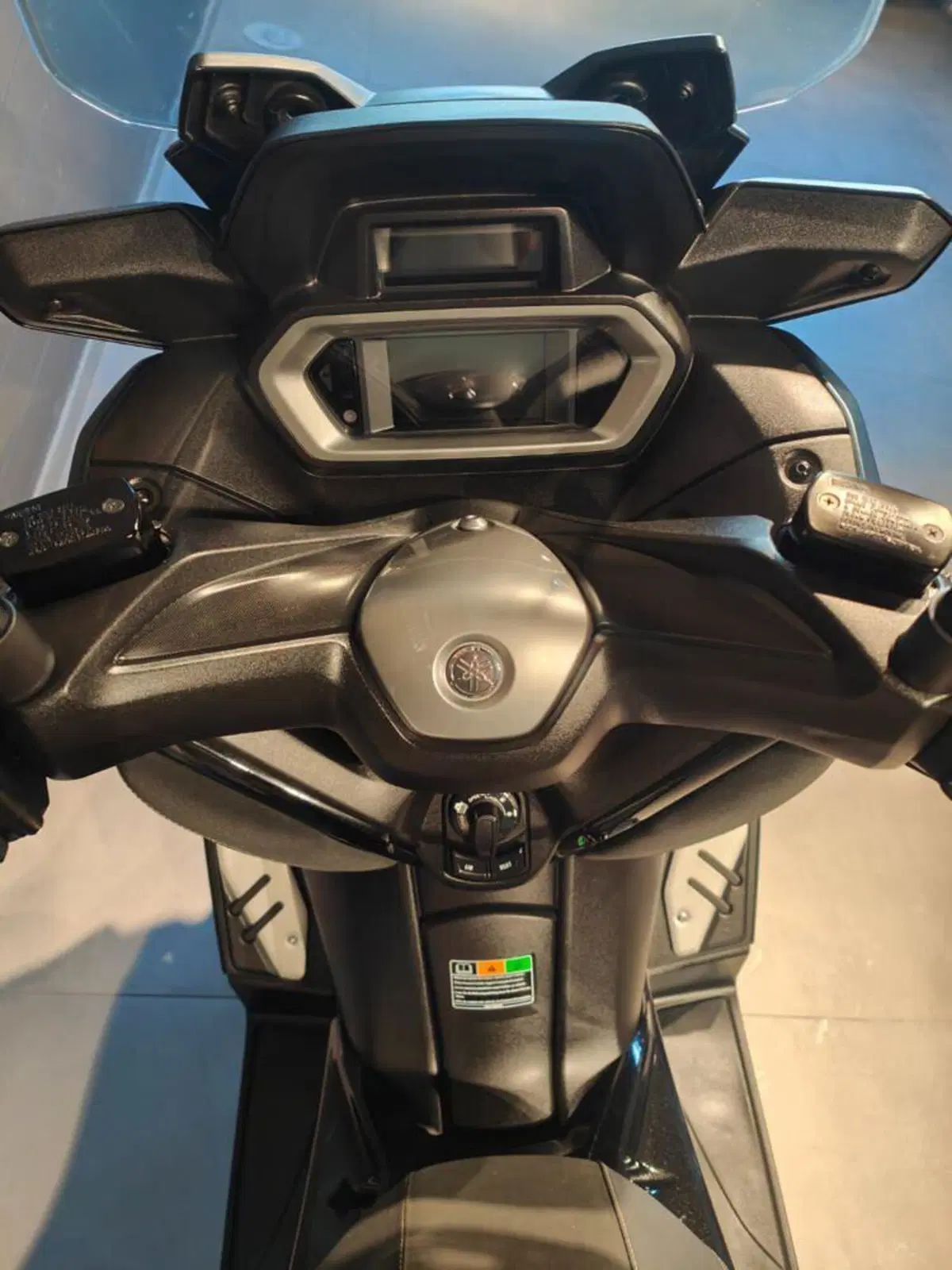 Yamaha X-Max 300 Tech Max (2021 - 24) (5)