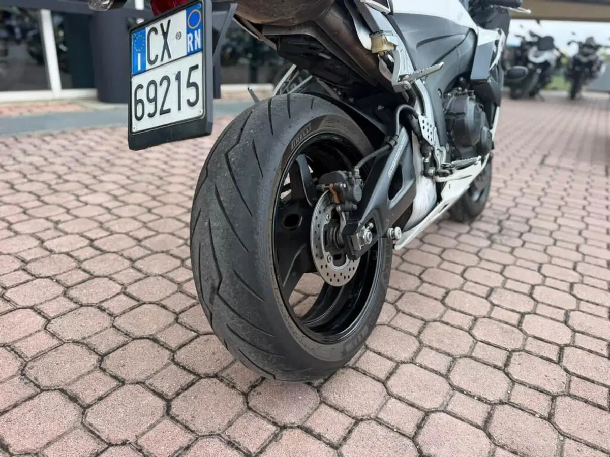Honda CBR 600 RR (2007 - 08) (5)