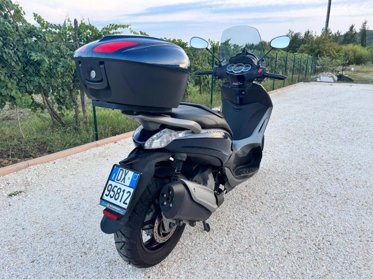 Piaggio Beverly 350 SportTouring ie (2011 - 15) (4)