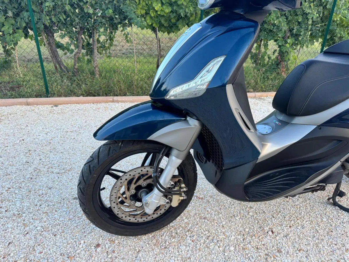 Piaggio Beverly 350 SportTouring ie (2011 - 15) (10)