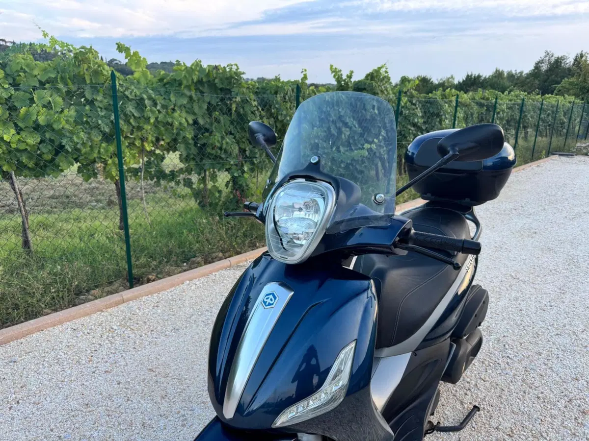 Piaggio Beverly 350 SportTouring ie (2011 - 15) (17)