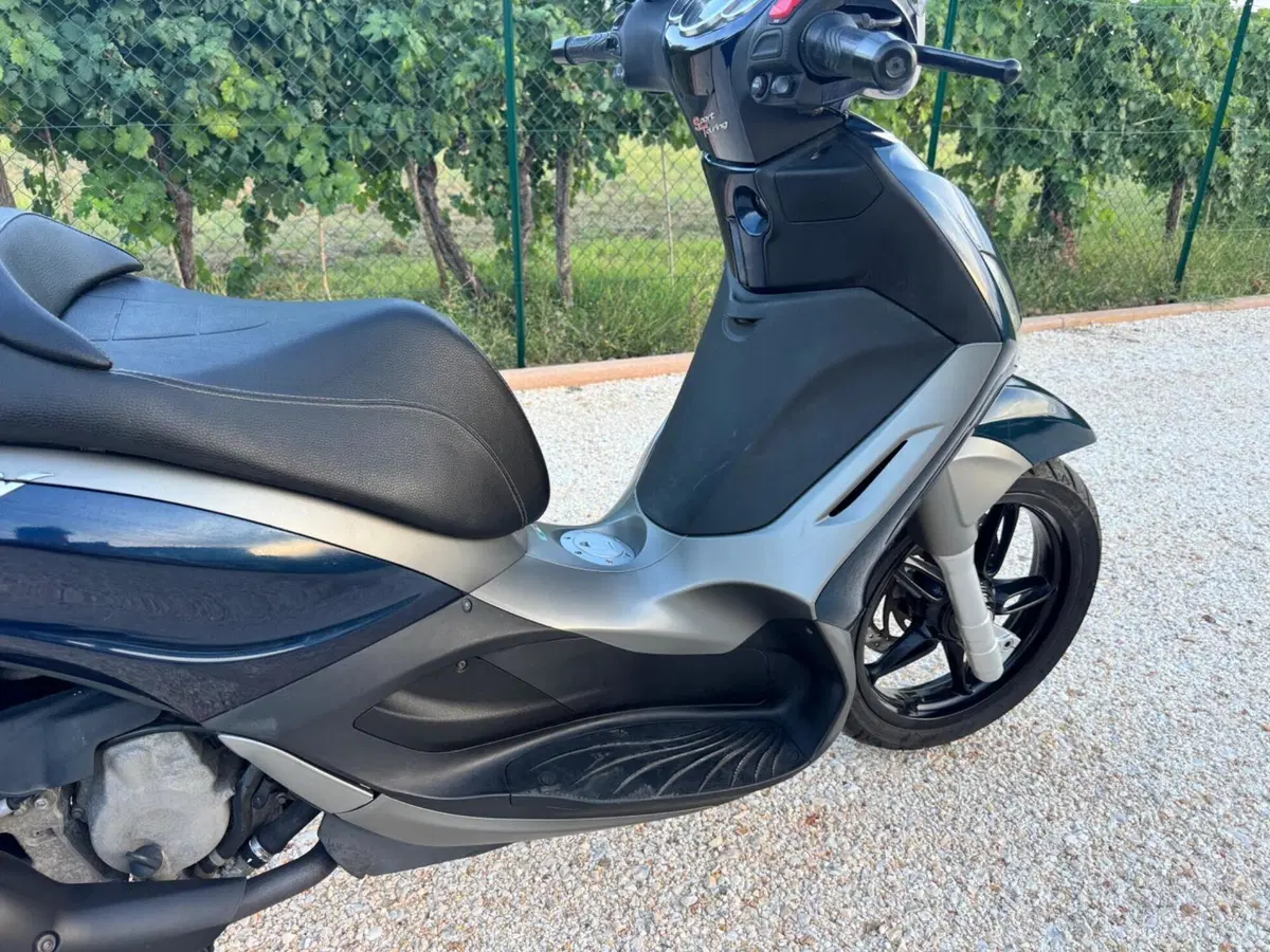 Piaggio Beverly 350 SportTouring ie (2011 - 15) (19)