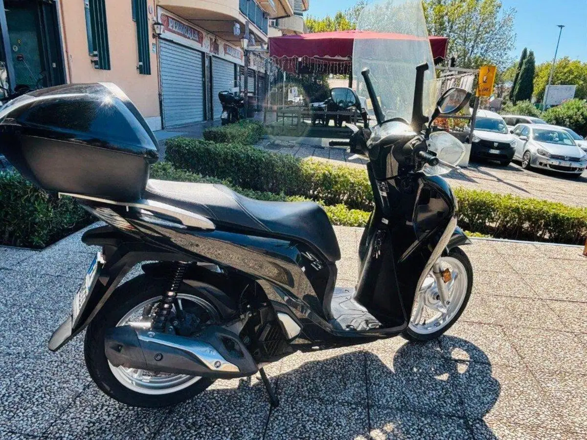 Honda SH 150i (2017 - 19) (9)