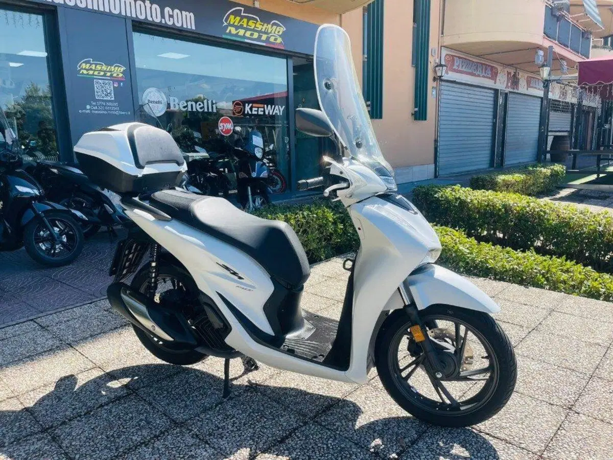 Honda SH 150i (2024 - 25) (8)