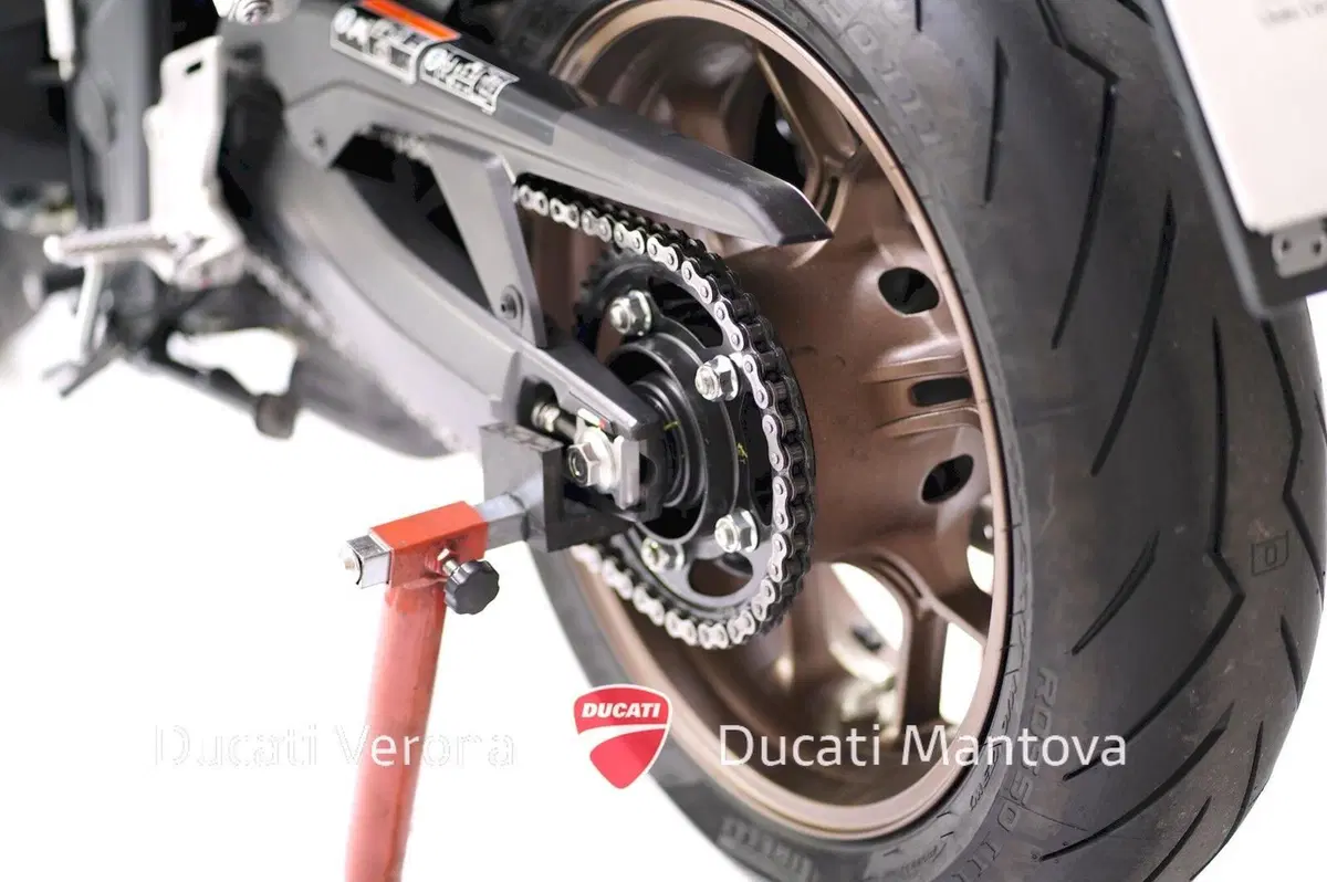 Honda CB 650 R E-Clutch (2024 - 26) (13)