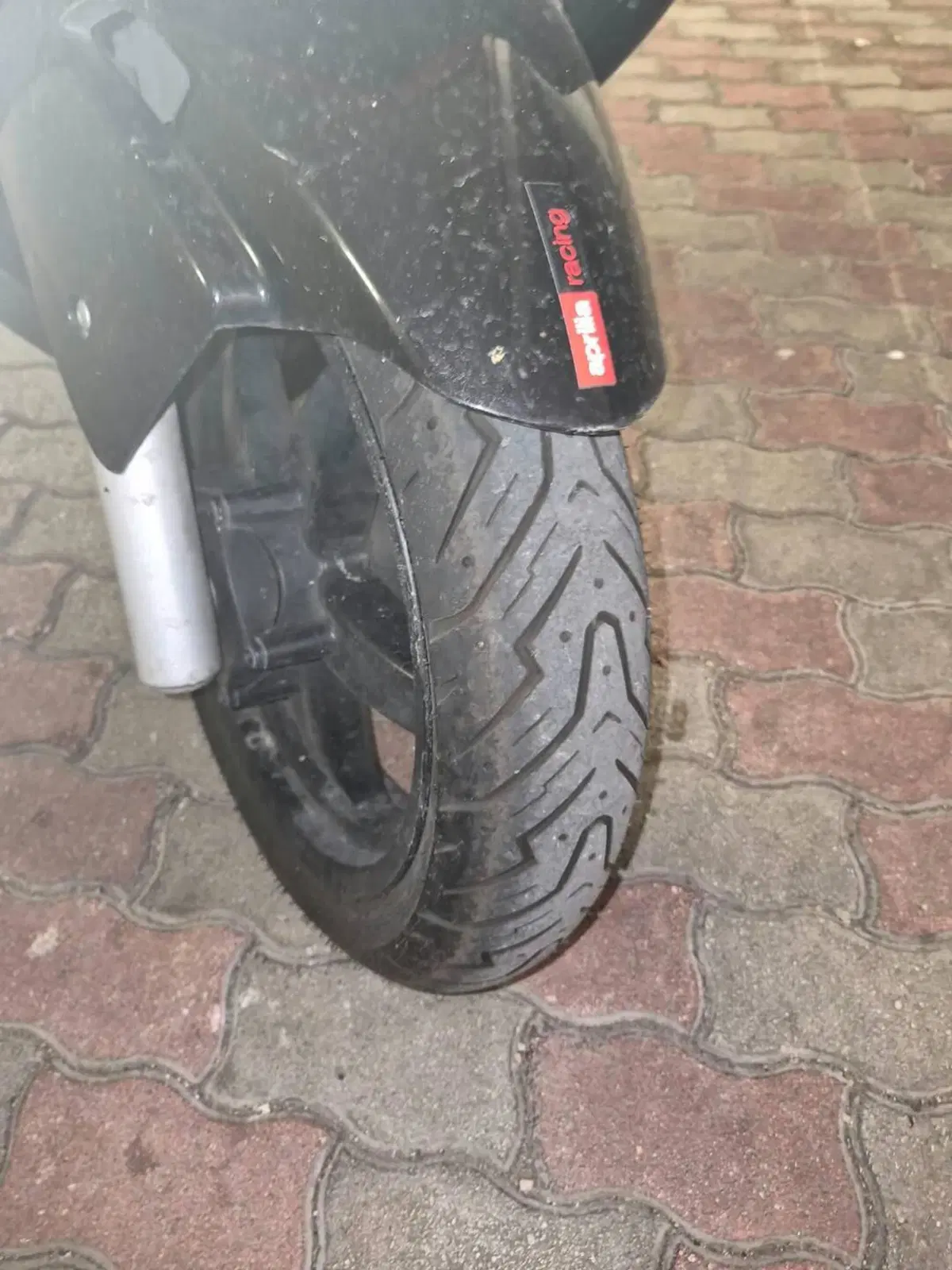 Aprilia SR Max 300 (2011 - 16) (5)