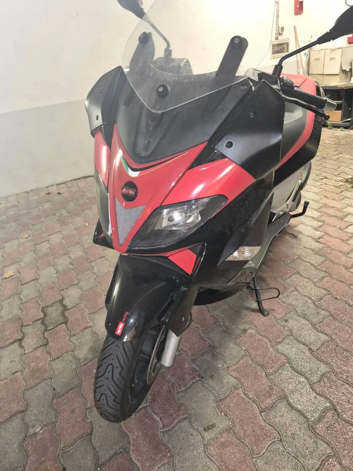 Aprilia SR Max 300 (2011 - 16) (7)