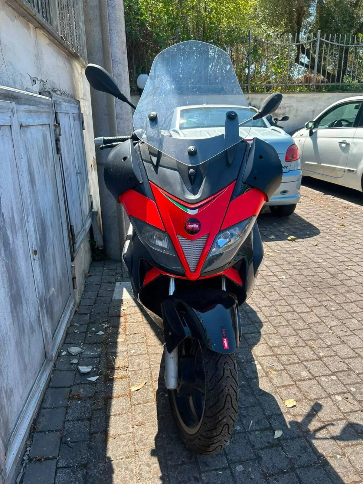 Aprilia SR Max 300 (2011 - 16) (9)