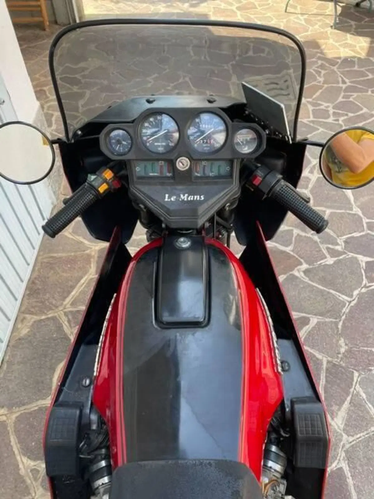 Moto Guzzi le mans 2 (4)