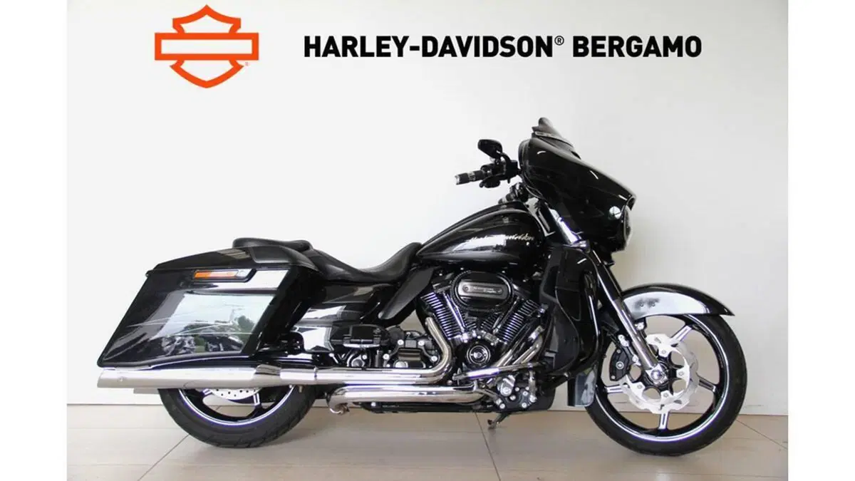 Harley-Davidson 1800 Street Glide (2016 - 17) - FLHXSE