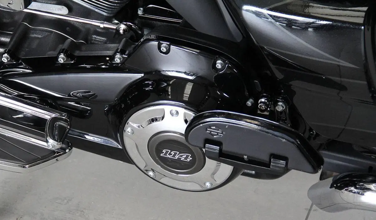 Harley-Davidson 1800 Street Glide (2016 - 17) - FLHXSE (15)