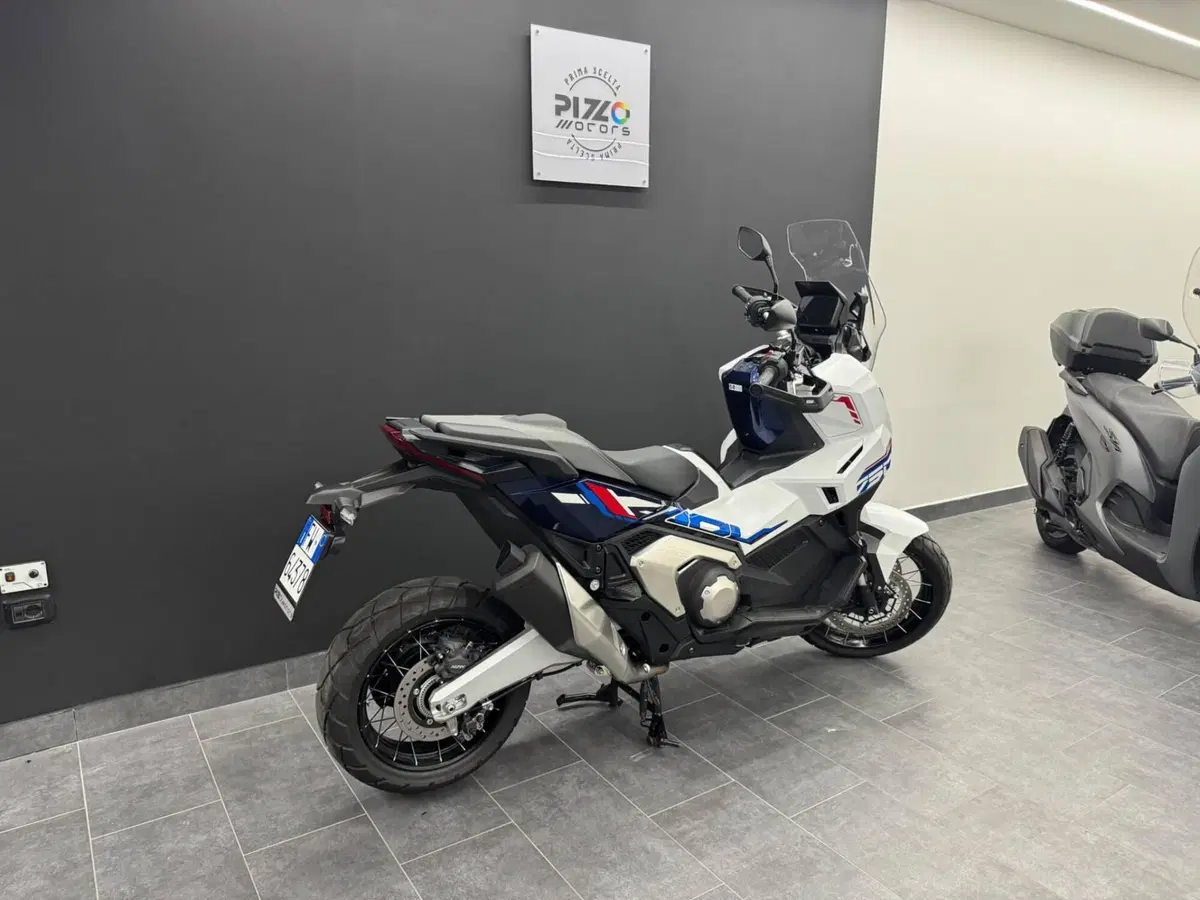Honda X-ADV 750 Special Edition (2026 - 27) (2)