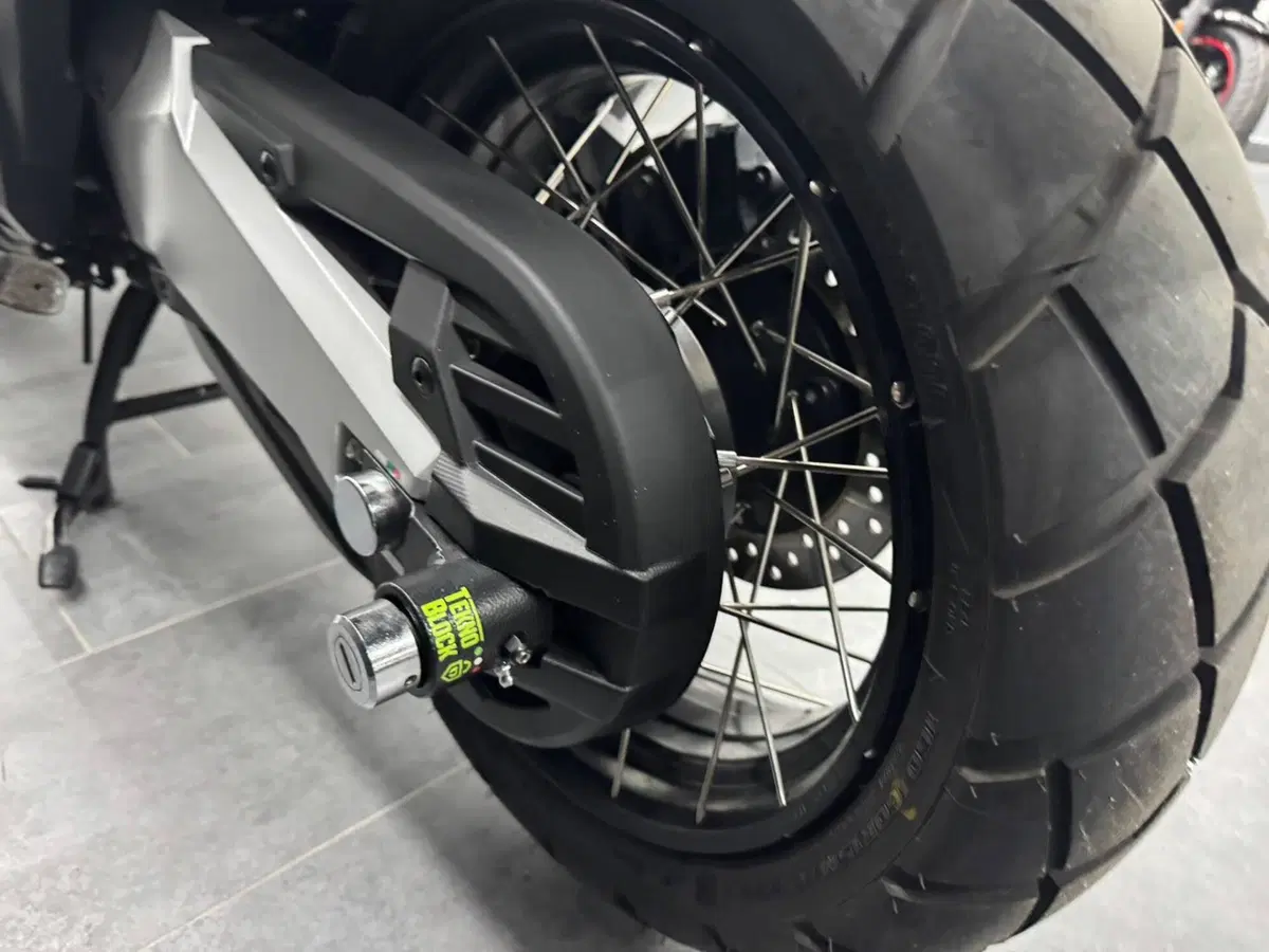 Honda X-ADV 750 Special Edition (2026 - 27) (4)