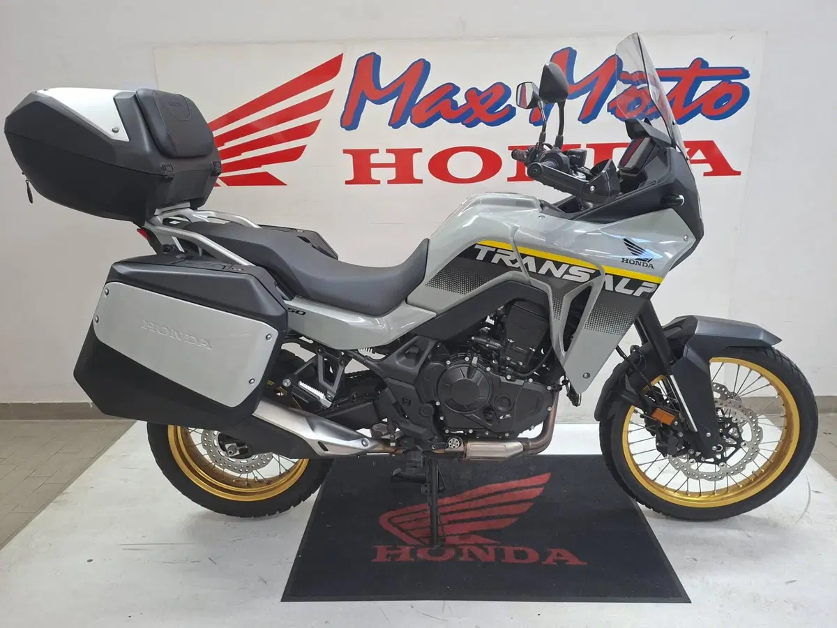 Honda Transalp XL750 (2025)