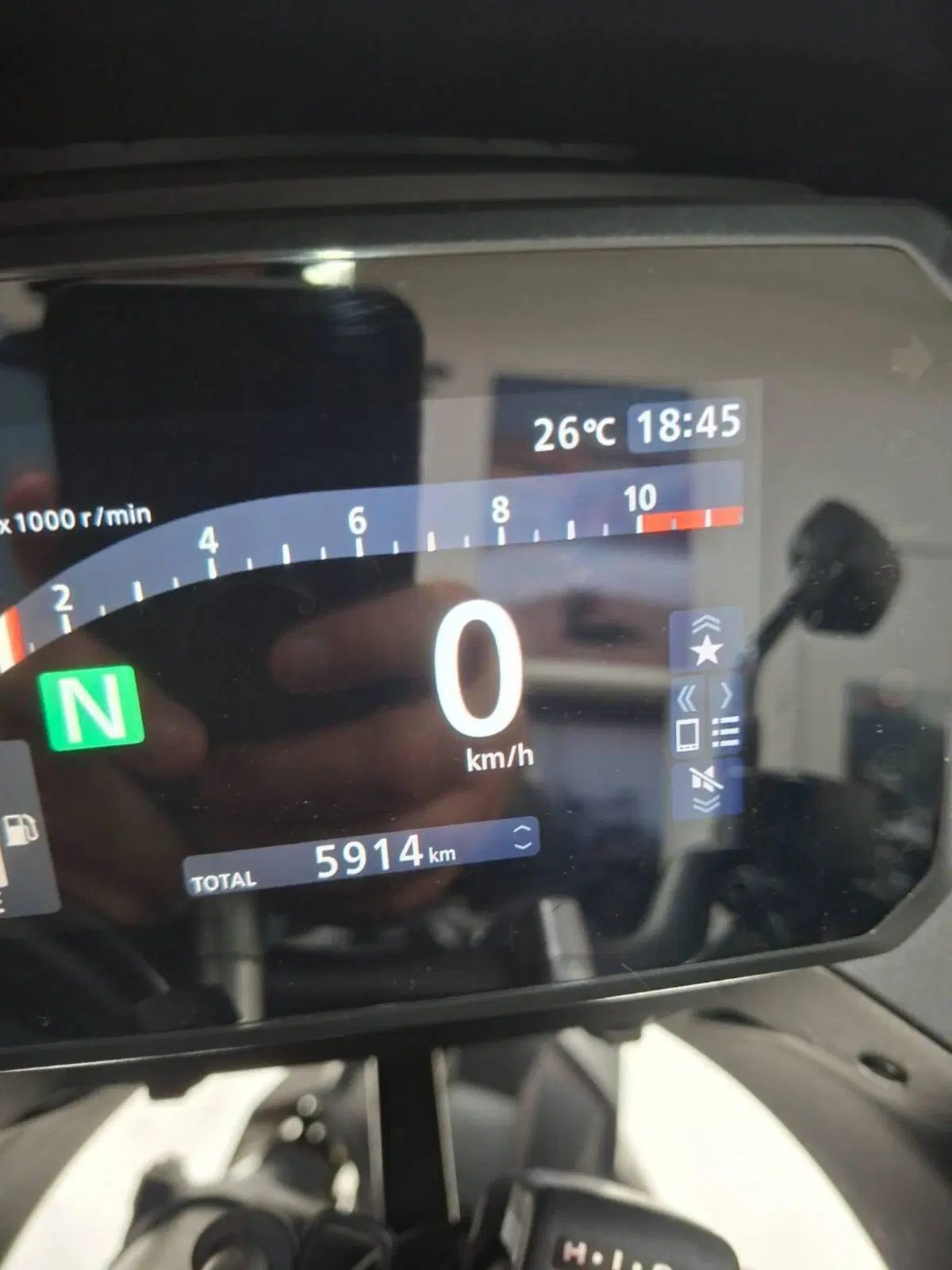 Honda Transalp XL750 (2025) (3)