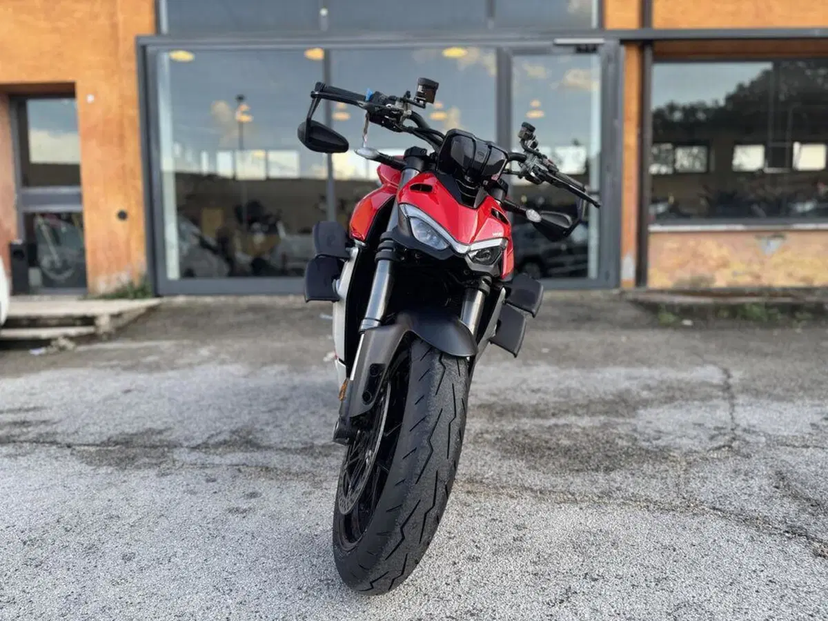 Ducati Streetfighter V4 1100 (2021 - 22) (3)