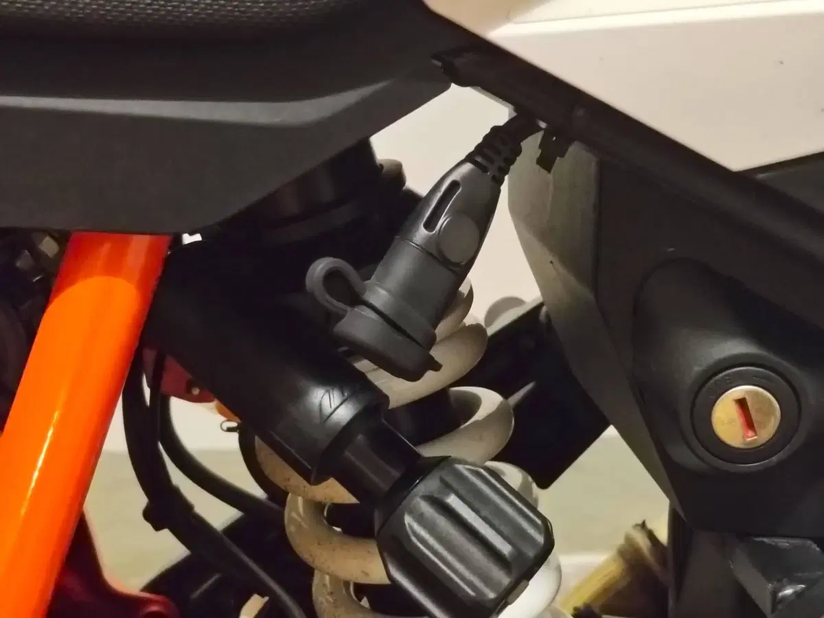 KTM 1090 Adventure R (2017 - 19) (5)